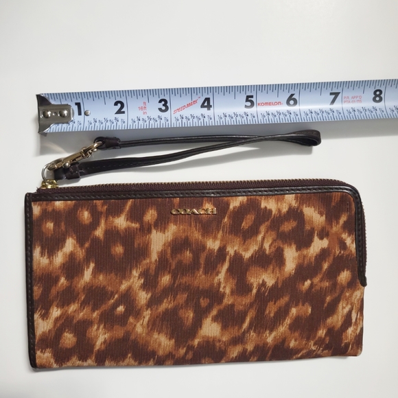 Coach Wristlet Brown Leopard Print Wallet Organizer - Picture 10 of 11